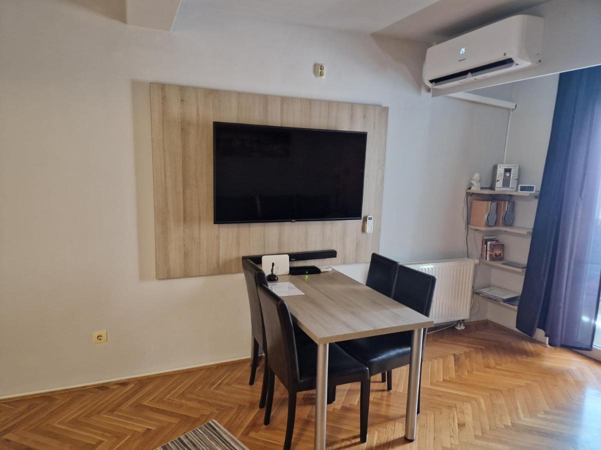 Apartment Viktor,Parking Osijek Exterior foto