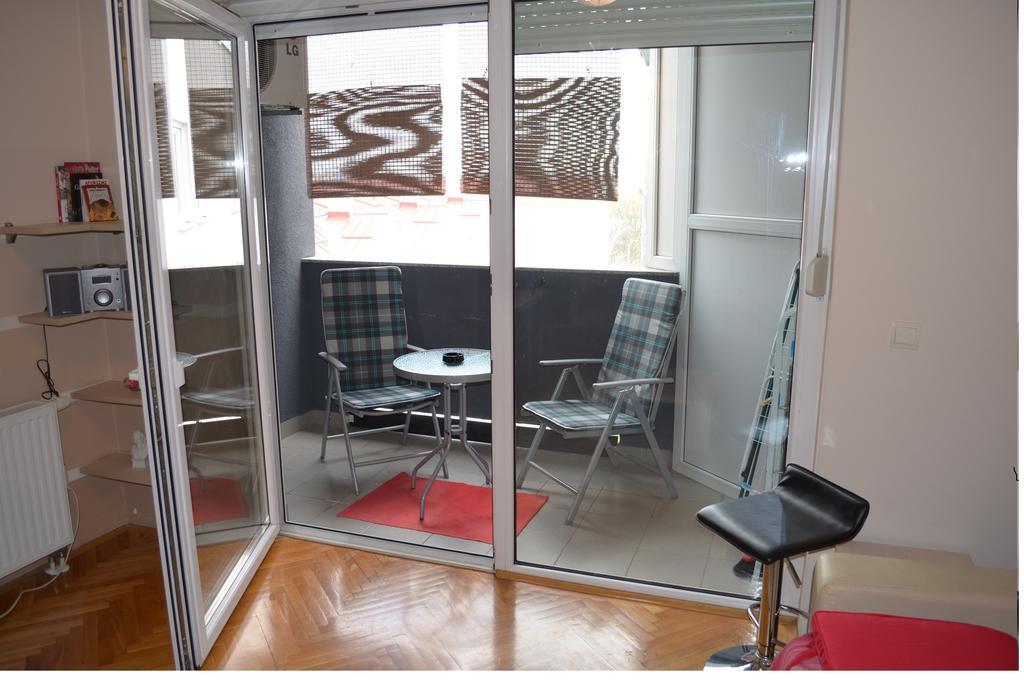 Apartment Viktor,Parking Osijek Habitación foto