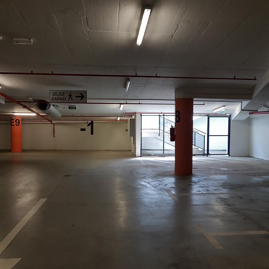 Apartment Viktor,Parking Osijek Exterior foto